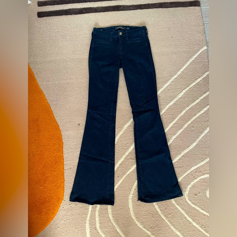 Guess by Marciano // low rise flare jeans in dark wash
